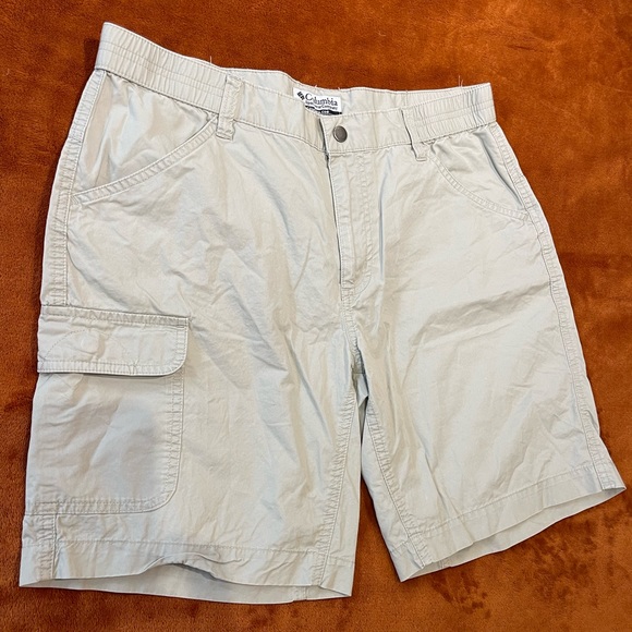 Women’s Columbia Shorts - Picture 2 of 10